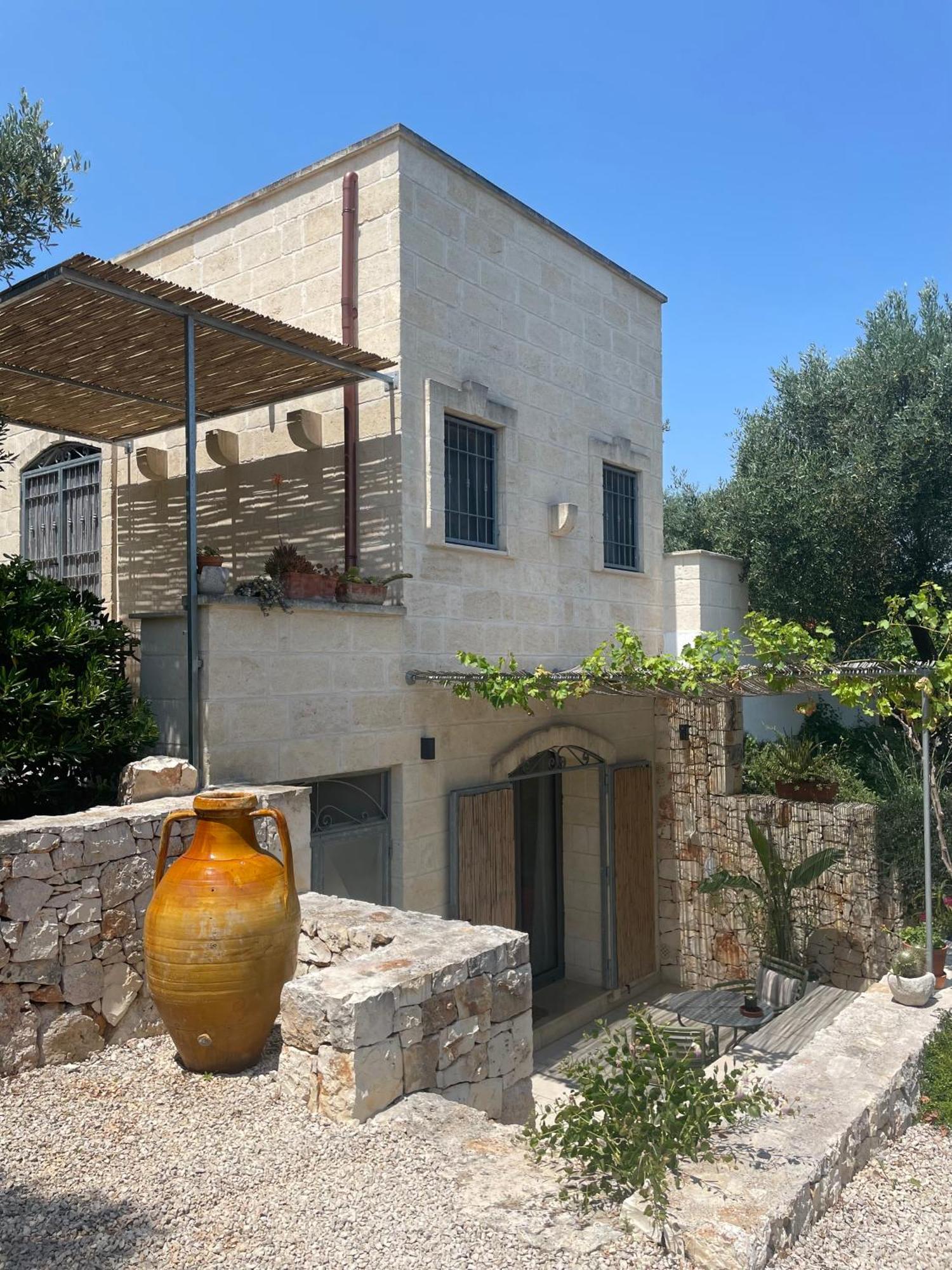 Casa Della Scrittrice Ostuni Exterior foto